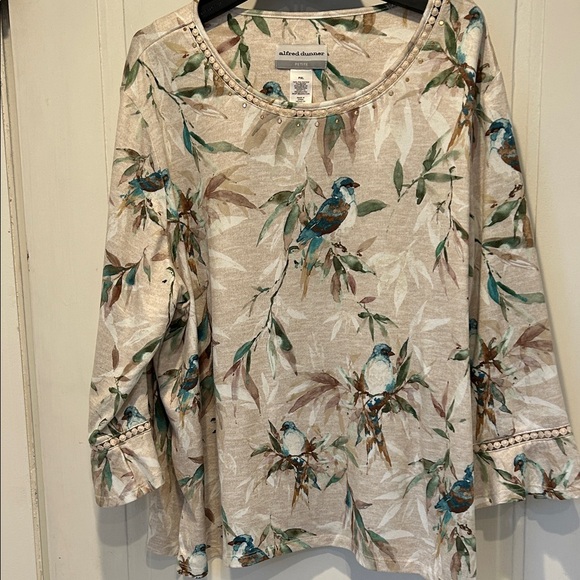 Alfred Dunner Floral Bird Print Women's Top - Cream and Green - Picture 5 of 6